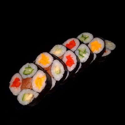 Ролл Sen-soy с лососем в SUSHI & PIZZA 812 по цене 499 ₽