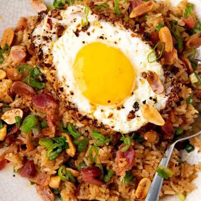 Рис, жаренный с беконом и яйцом в Haishen-wai по цене 690 ₽