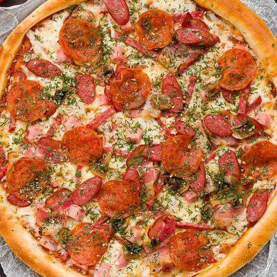 Пицца Мясная в Рыба закусывала по цене 889 ₽