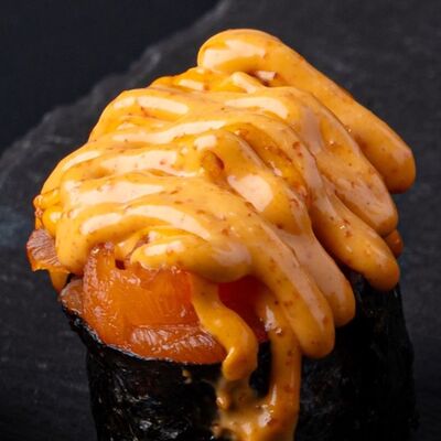 Гункан с лососем запечённый в Кофейня 8512 по цене 292 ₽