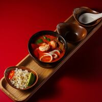 Том ям с креветкой и кальмаром в Supramen