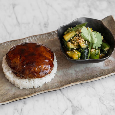 Котлета вагю, терияки и битые огурцыв Dragon по цене 1450 ₽