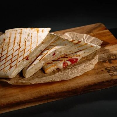 Кесадилья сырная в CHILZ GRILL по цене 449 ₽