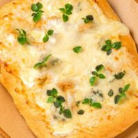 Пицца пять сыров в Омар Хайям