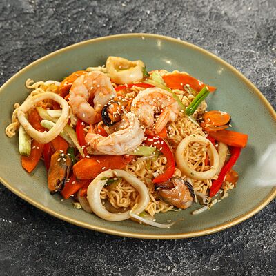 Ми сао с морепродуктами в Pho Studio по цене 670 ₽