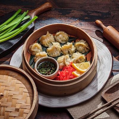 Димсам с креветками и водяным каштаном в Пельмения по цене 755 ₽