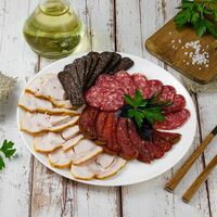 Мясная нарезка в Тбилиси