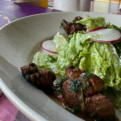 Салат с куриной печенью в Эник Беник по цене 635 ₽