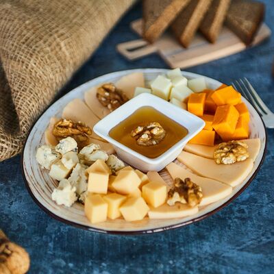 Сырное ассорти в Тайфун по цене 499