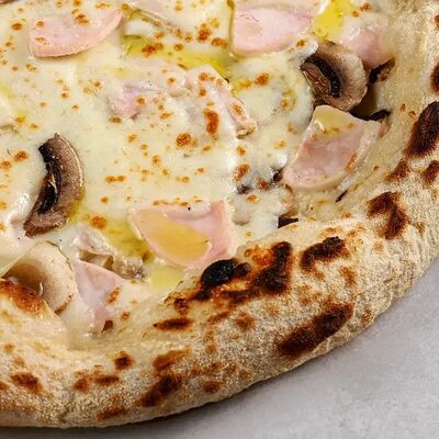 Пицца Пастрами из индейки с королевскими вешенками в Brooklyn Pizza по цене 890 ₽