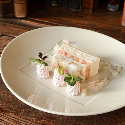 Заливное из щуки, судака и лосося в Кафе Пушкинъ по цене 1790 ₽