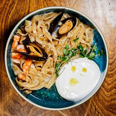 Фетучини с креветками и мидиями в Траттория медичи по цене 870 ₽