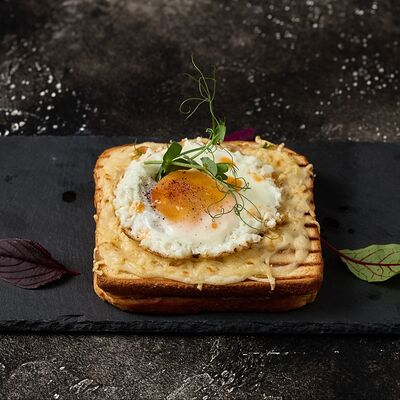 Сэндвич Крок-Месьен в Арт по цене 350 ₽