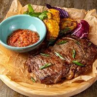 Рибай стейк с кукурузой на гриле в Only Wine