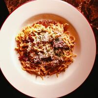 Паста с уткой и соусом Жу в Пинки Бандински