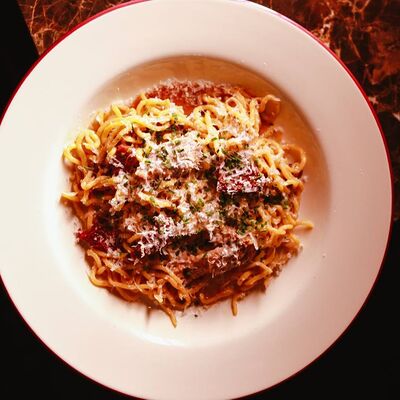 Паста с уткой и соусом Жу в Пинки Бандински по цене 34 р.