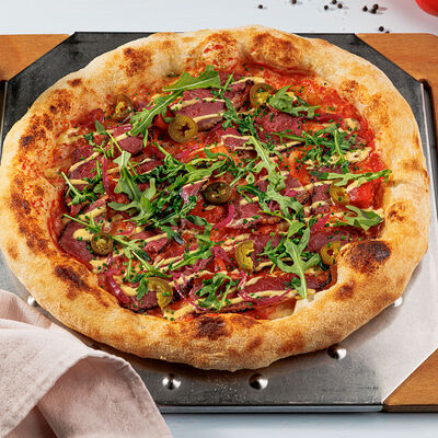 Пастрами из говядины, рукола, халапеньо в Lucia osteria по цене 1680 ₽