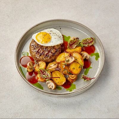 Бифштекс из говядины в Пеперончино по цене 785 ₽