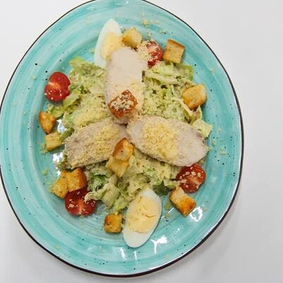 Салат Цезарь с курицей в Pronto Pizza по цене 450 ₽