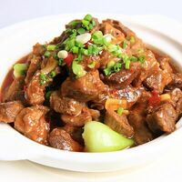 Тушеная говядина с грибами и капустой пак-чой в Panda Express