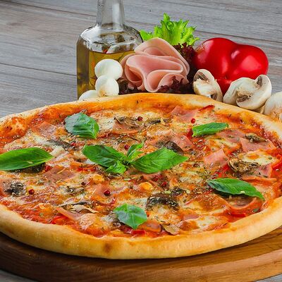 Пицца Ветчина-грибы в Перчим & солим по цене 870 ₽