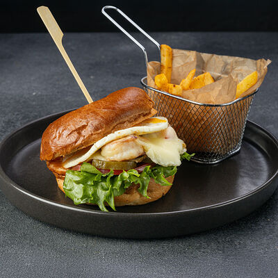 Калифорнийский бургер в FatBoy PUB по цене 820 ₽