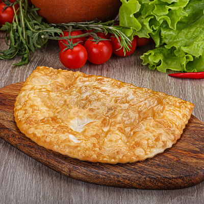 Чебурек со свининой и говядиной в Грузинский дворик по цене 300 ₽