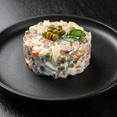 Салат Оливье в Loca Pizza по цене 360 ₽