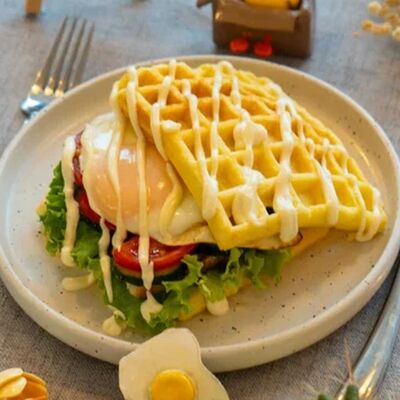 Бельгийские вафли с курицей в Luffy Coffee & Art по цене 2690 ₸