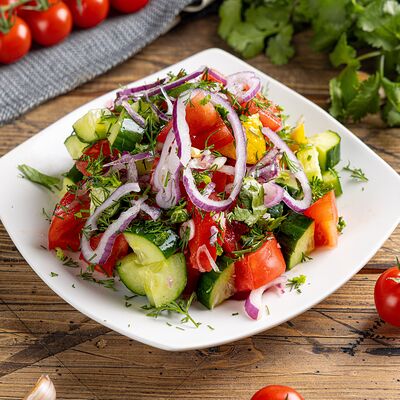 Салат Чопан в Чайхана афган кебаб по цене 410 ₽