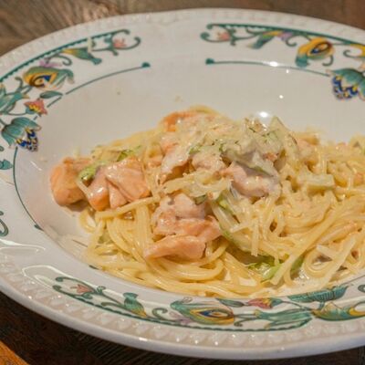 Паста с лососем в Поль Бейкери по цене 950 ₽