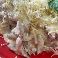 Бризоль с шампиньонами и маринованными огурцами в Крафт