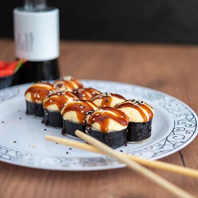 Запеченный с тунцом в Суши Ready по цене 429 ₽