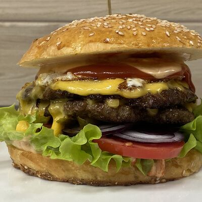 Двойной бургер Нью-Йорк в Armud Kebab по цене 688 ₽