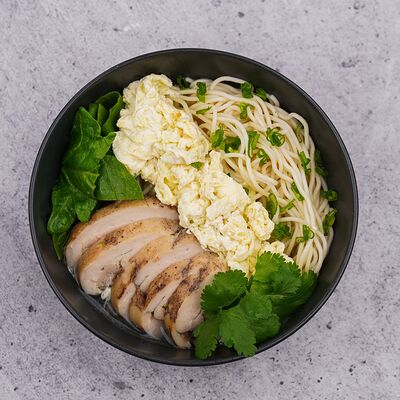 Суп-лапша с яйцом и шпинатом в Tsunami по цене 420 ₽