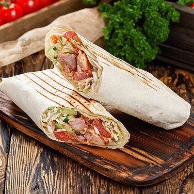 Шаурма со свининой мини в Шаурма от шефа по цене 355 ₽