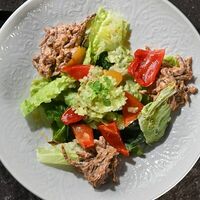 Салат с говядиной и масляными перцами в Cascade