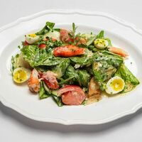 Салат с крабом, манговым айоли и икрой летучей рыбы в Taste