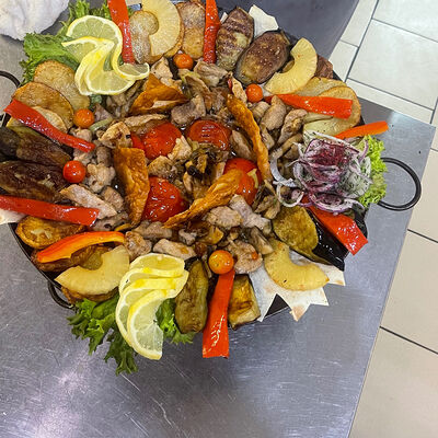 Садж-кебаб из свинины (на 3 персоны) в Аустерия по цене 1800 ₽