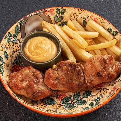 Куриный шашлычок на спажке в Lafa Lounge по цене 380 ₽