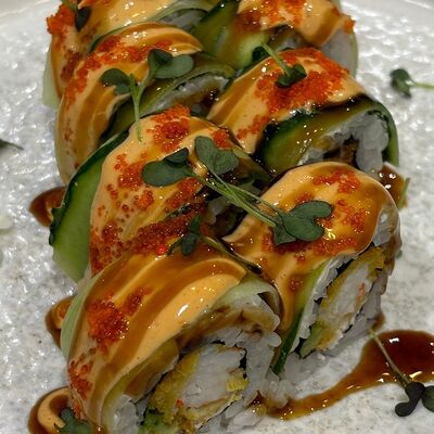 Ролл темпурная креветка в Cake bakery по цене 565 ₽