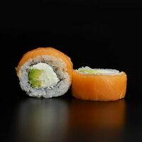 Филадельфия с авокадо в SushiKent