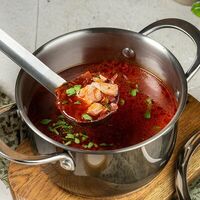 Борщ с курицей и сметаной в Рестомаркет Китчен