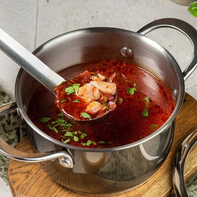 Борщ с курицей и сметаной в Рестомаркет Китчен по цене 577 ₽