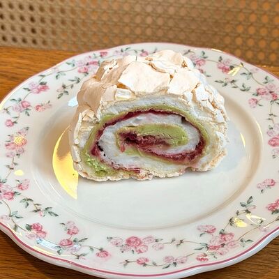 Меренговый Рулет Фисташка-Малина в Кофеин по цене 339 ₽