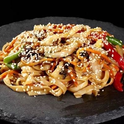 Wok с курицей в Black rolls по цене 405 ₽