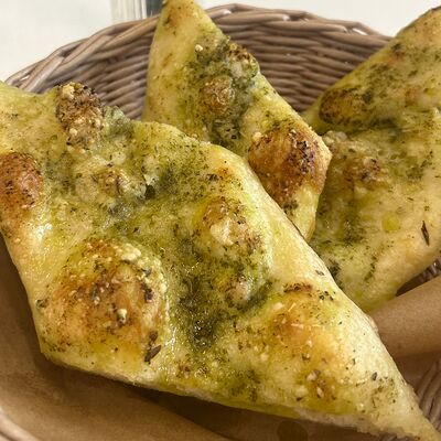 Фокачча с соусом пестов Ferracci pasta bar по цене 290 ₽