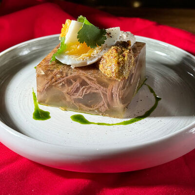 Мужужи из телятины в Сулугуни по цене 448 ₽