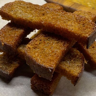 Гренки ржаные в Cubby Bar по цене 220 ₽