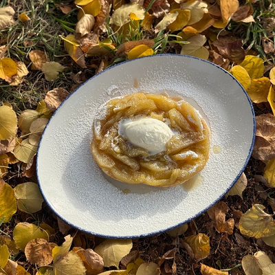 Яблочный пирог в Чайник по цене 540 ₽